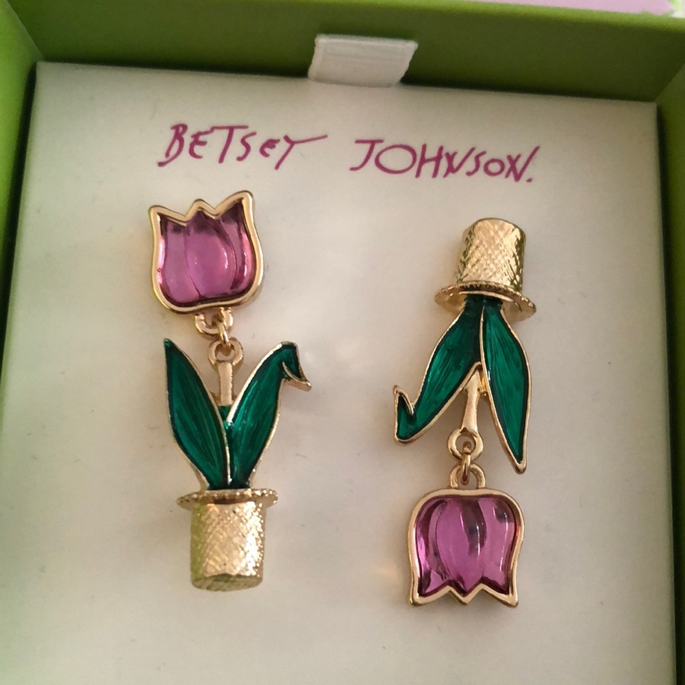 Betsey Johnson Gold Tone Purple Resin Tulip Mismatch Drop Earrings NIB